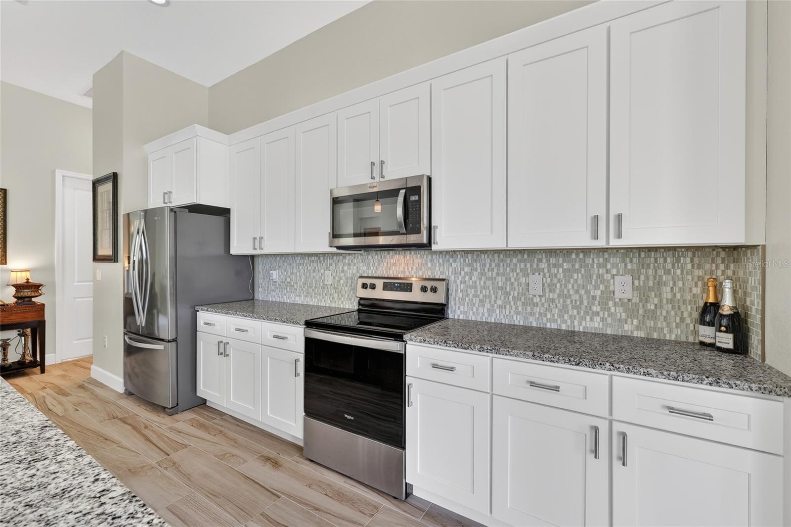 Listing Image #9