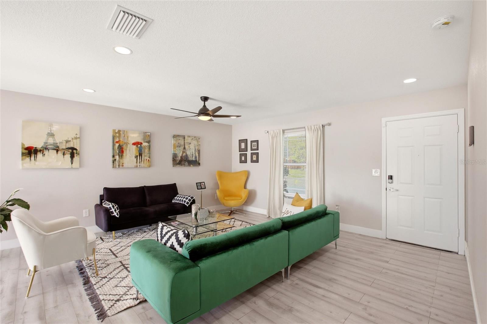Listing Image #4