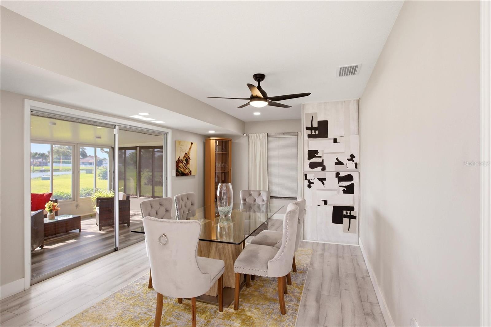 Listing Image #10