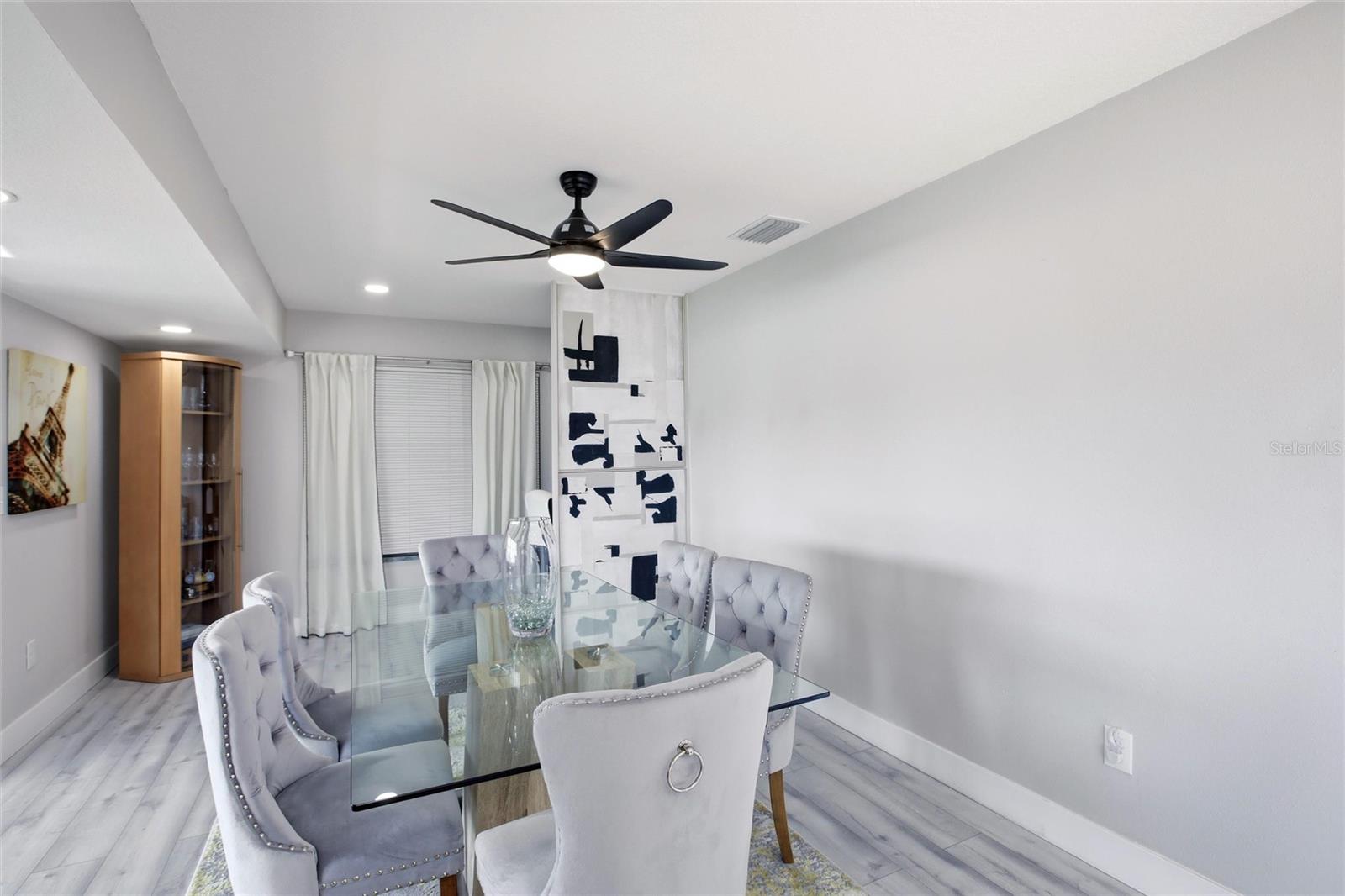 Listing Image #11