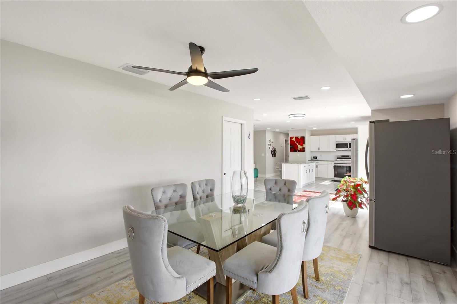 Listing Image #12