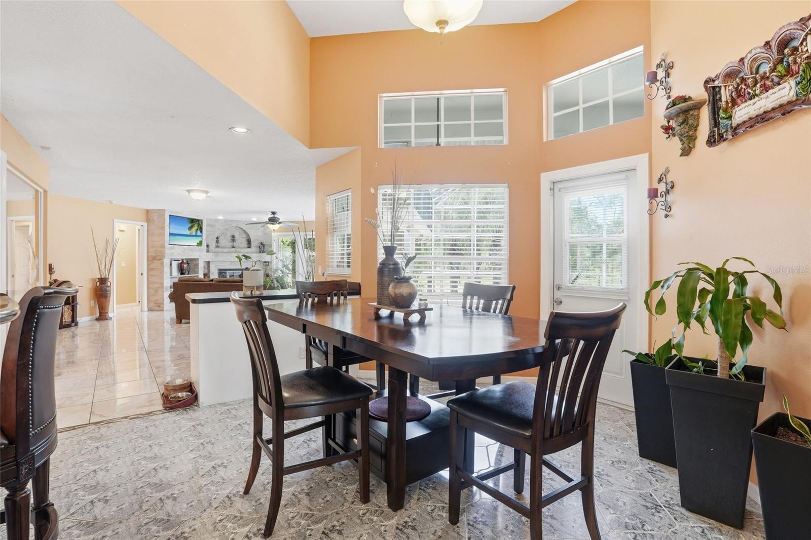 Listing Image #10