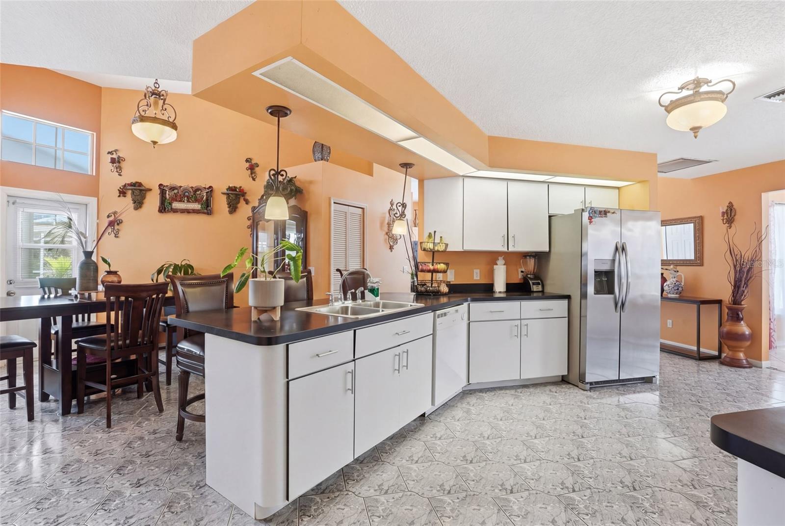 Listing Image #12