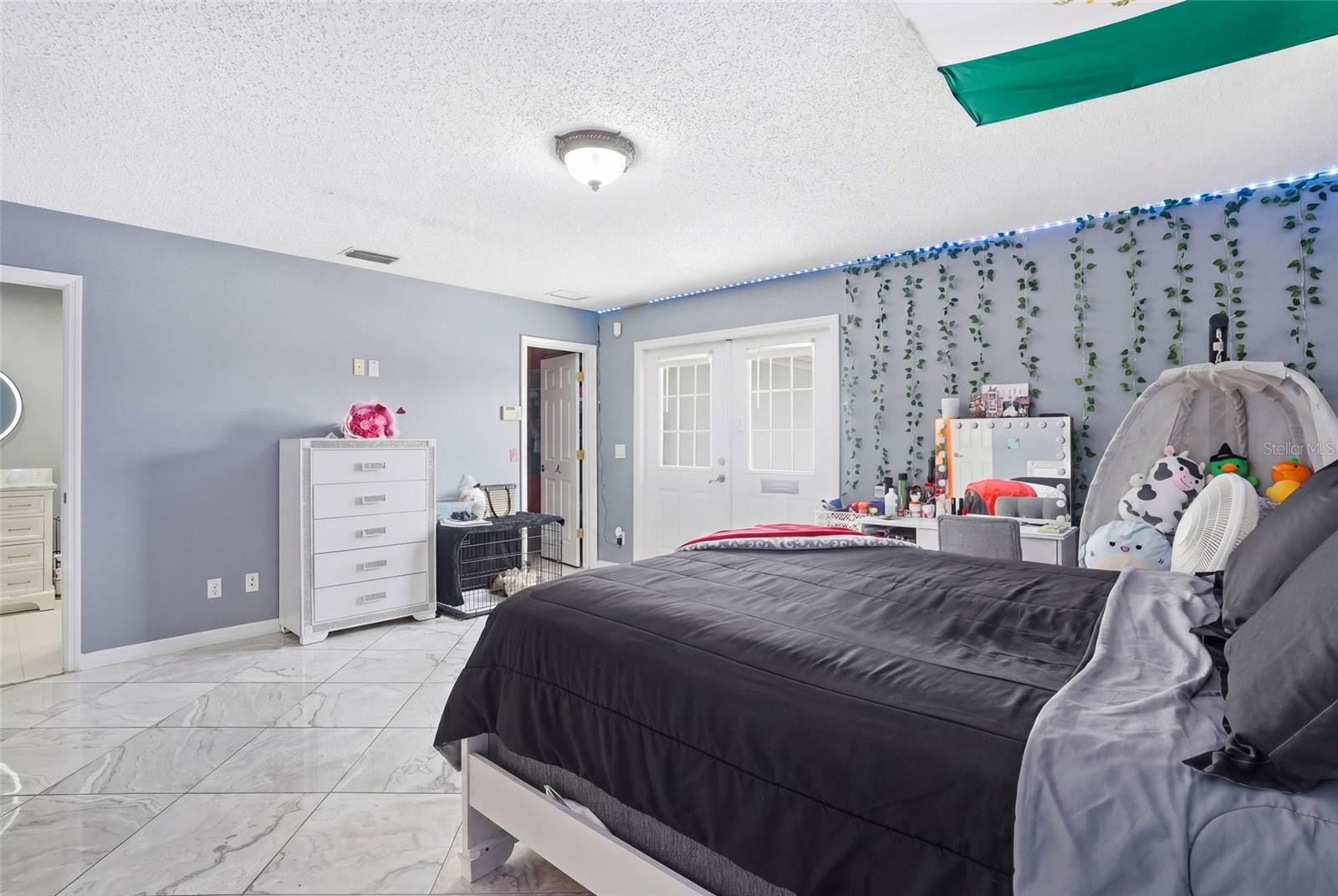 Listing Image #33