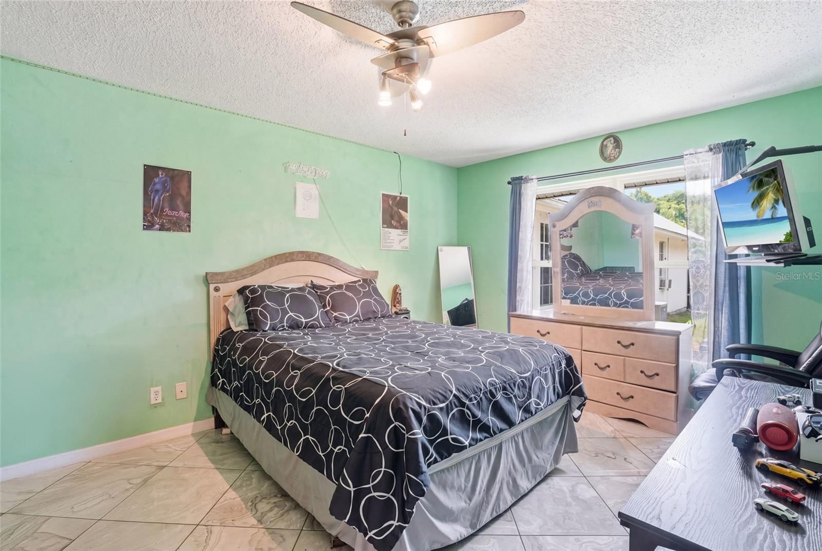 Listing Image #38