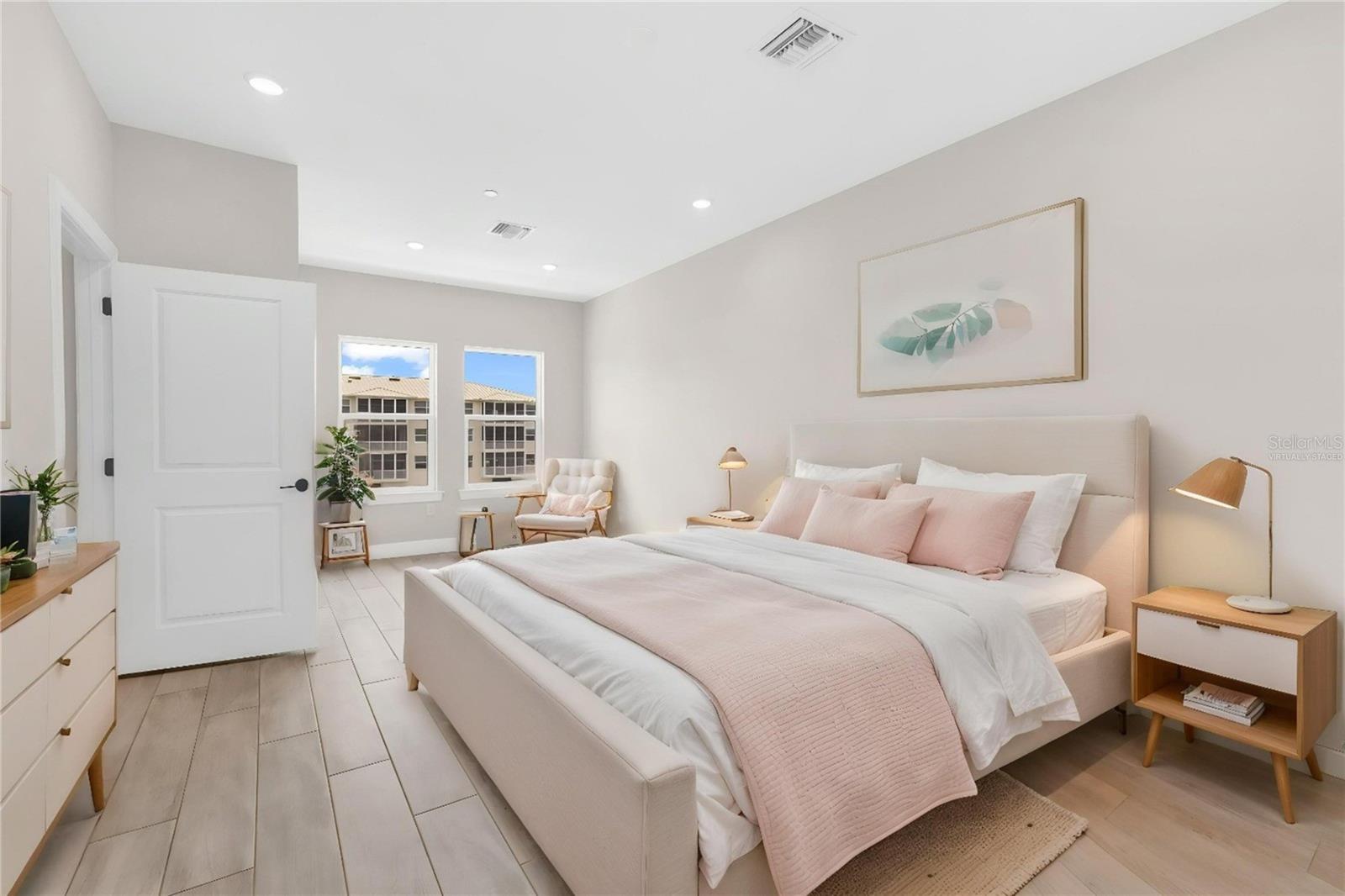 Listing Image #5