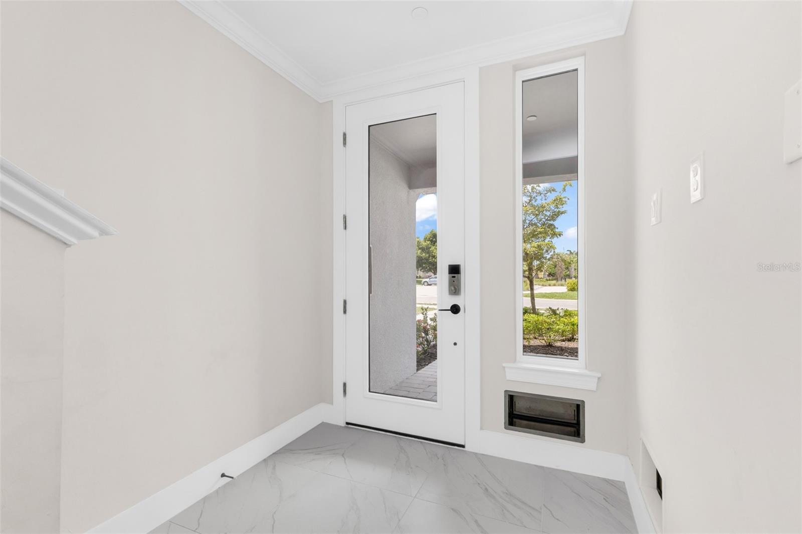 Listing Image #9