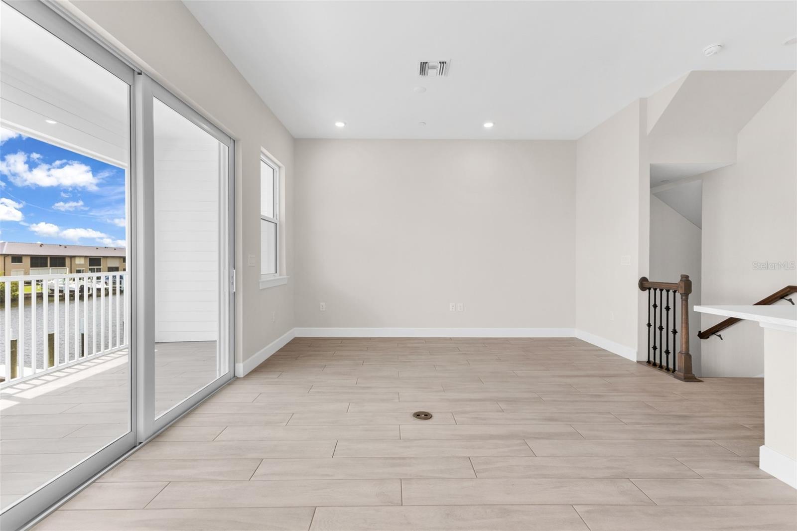 Listing Image #23