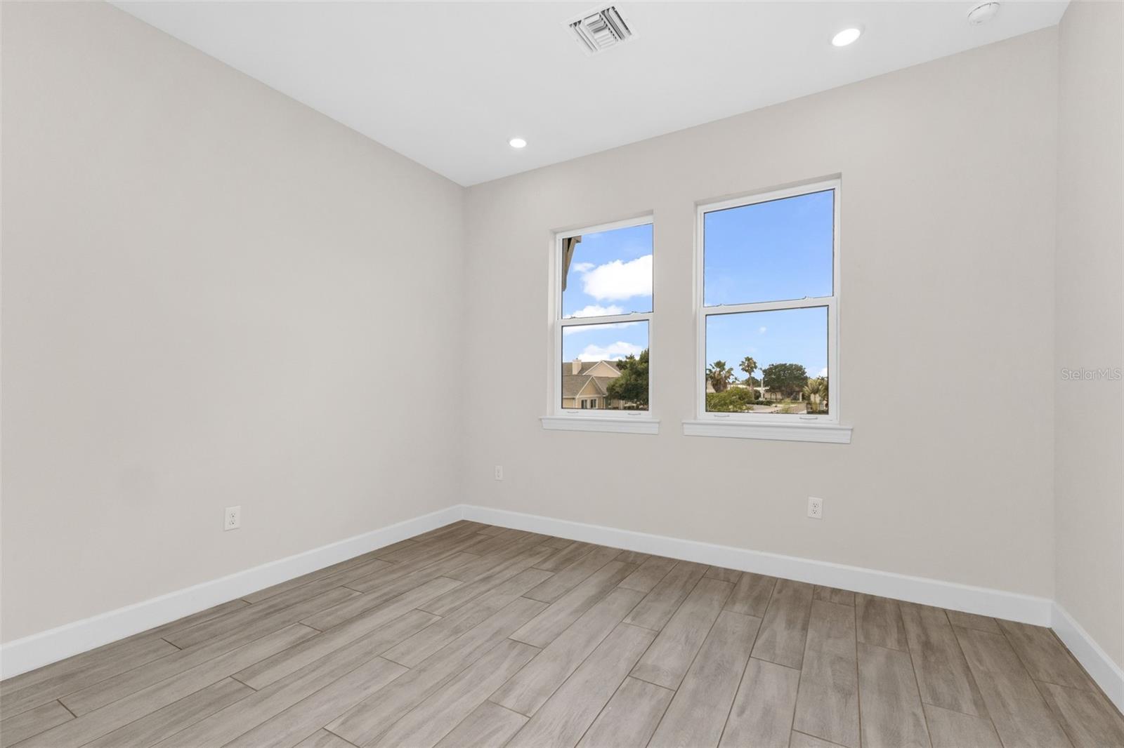 Listing Image #33