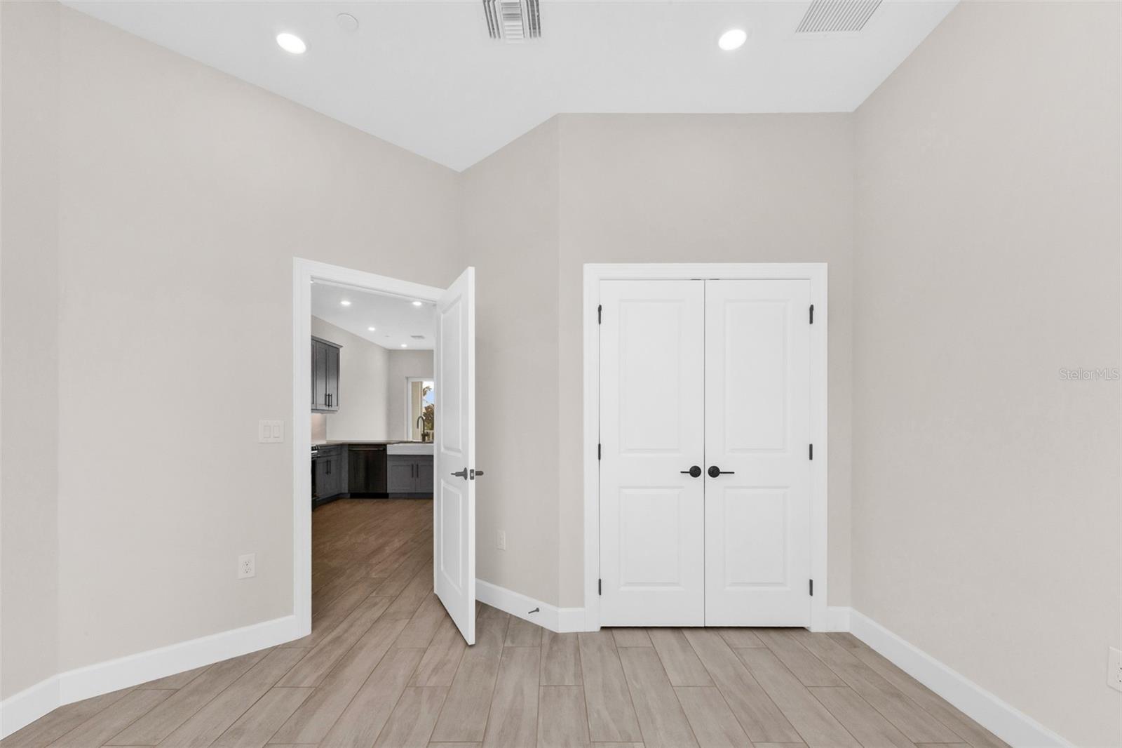 Listing Image #35