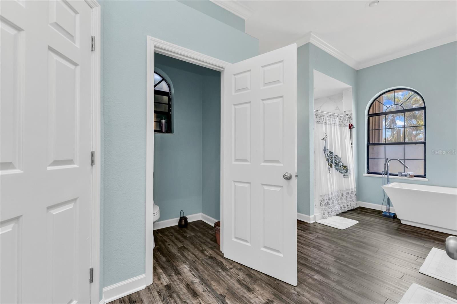 Listing Image #19