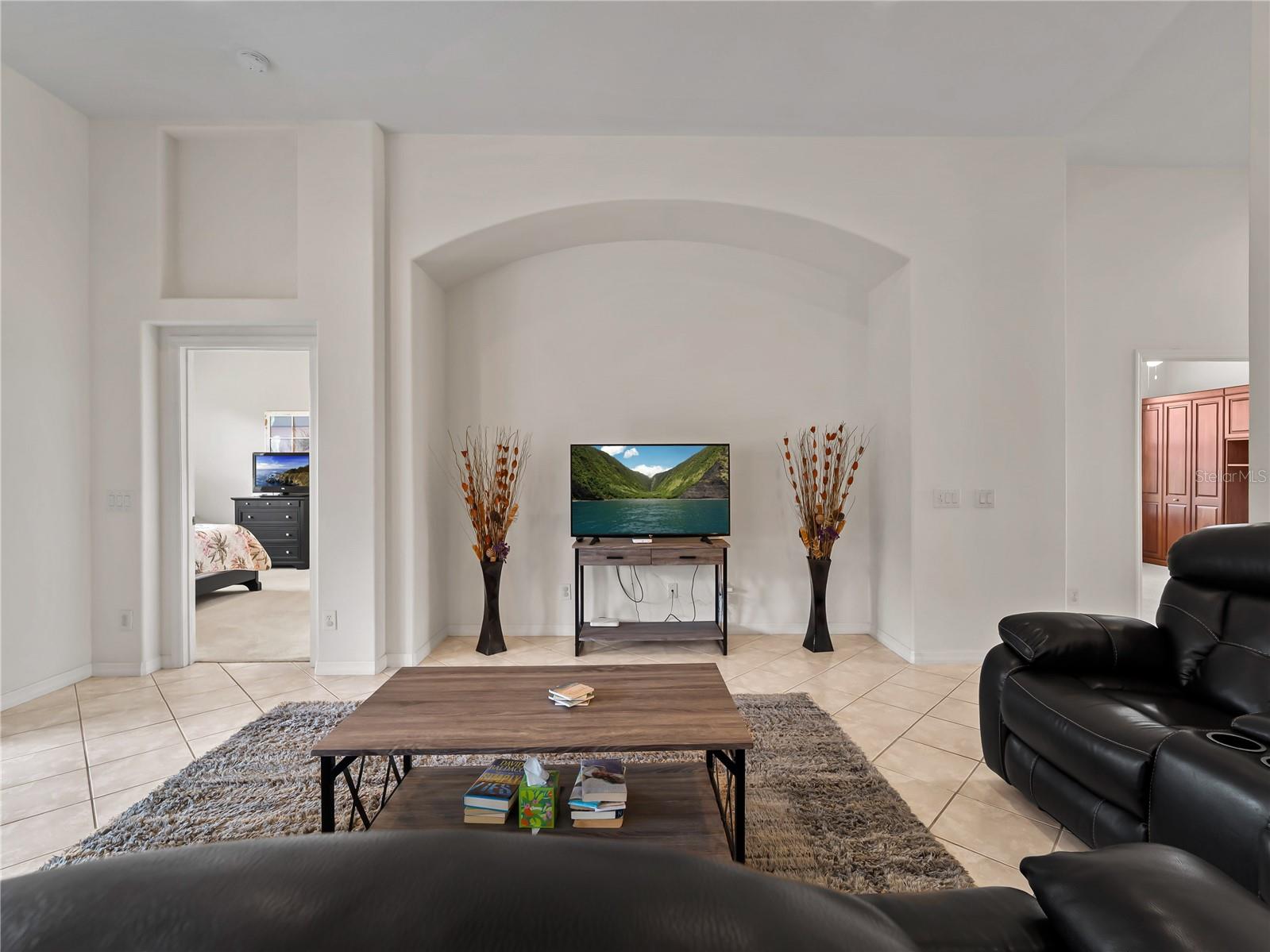 Listing Image #10