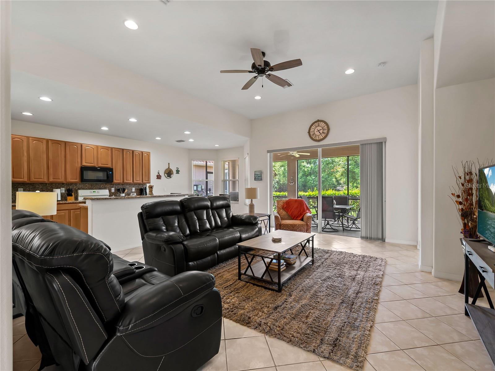 Listing Image #12
