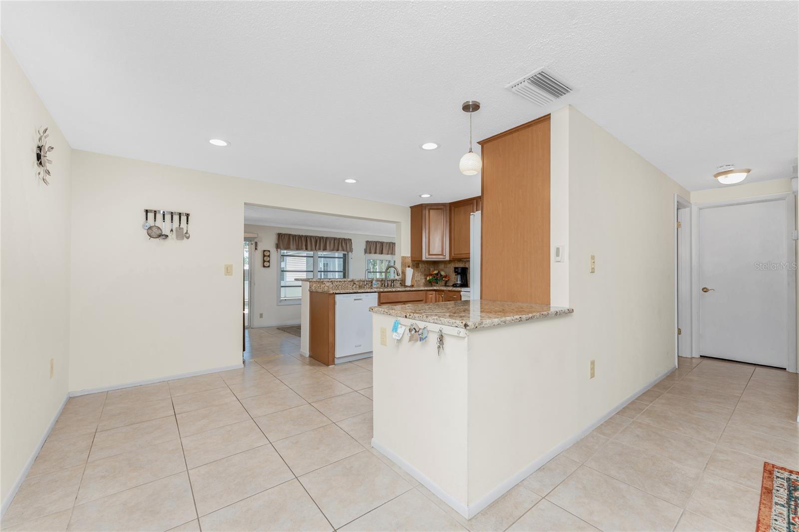 Listing Image #8