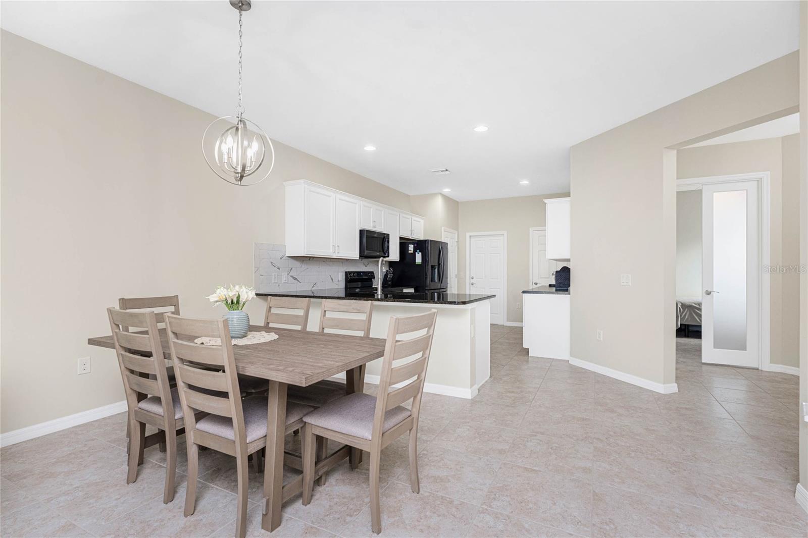Listing Image #10