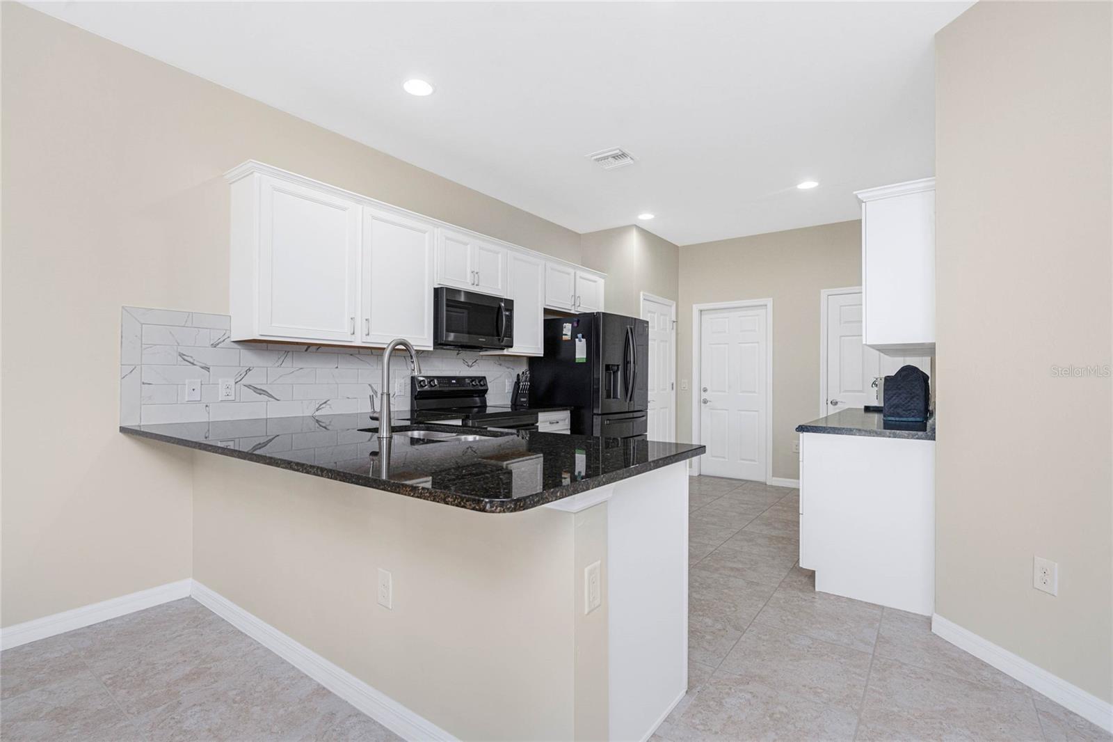 Listing Image #11