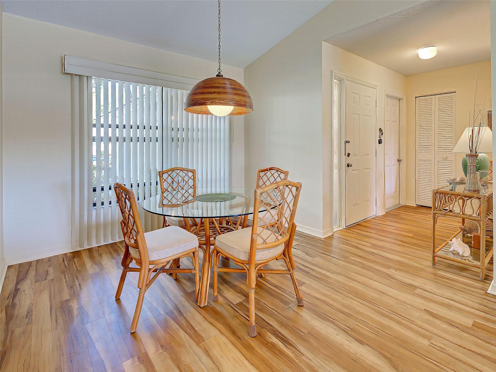 Listing Image #12