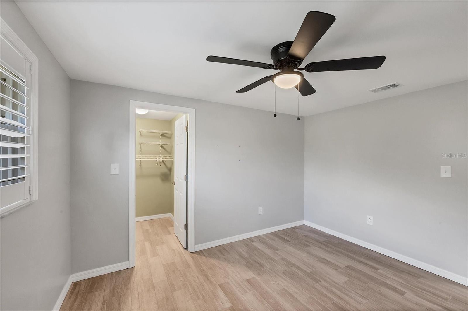 Listing Image #23
