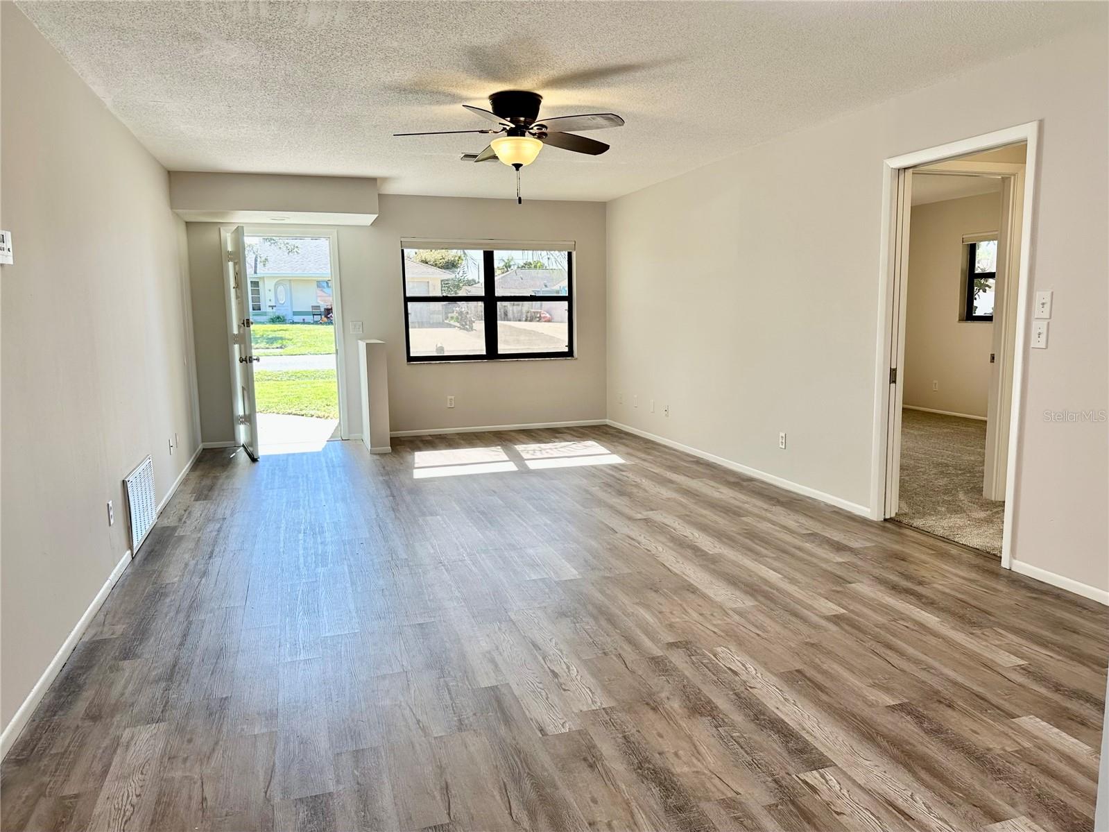 Listing Image #3