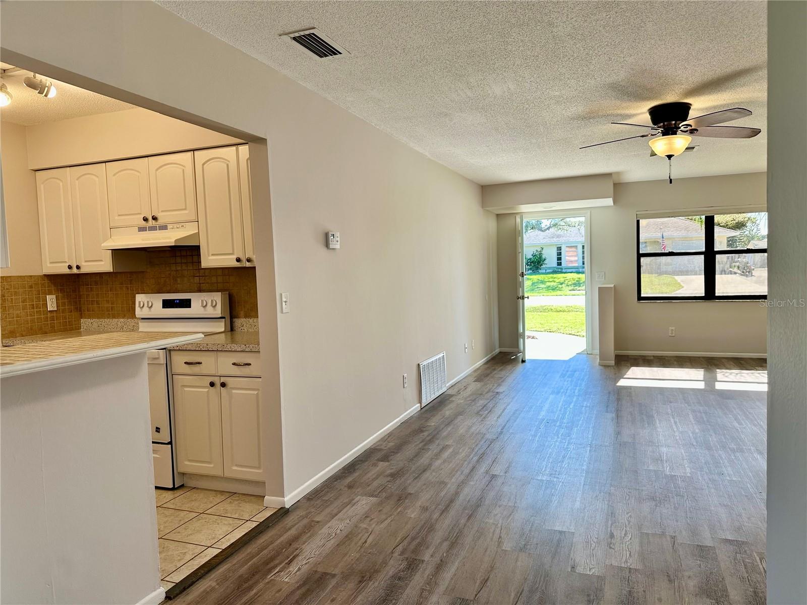 Listing Image #4