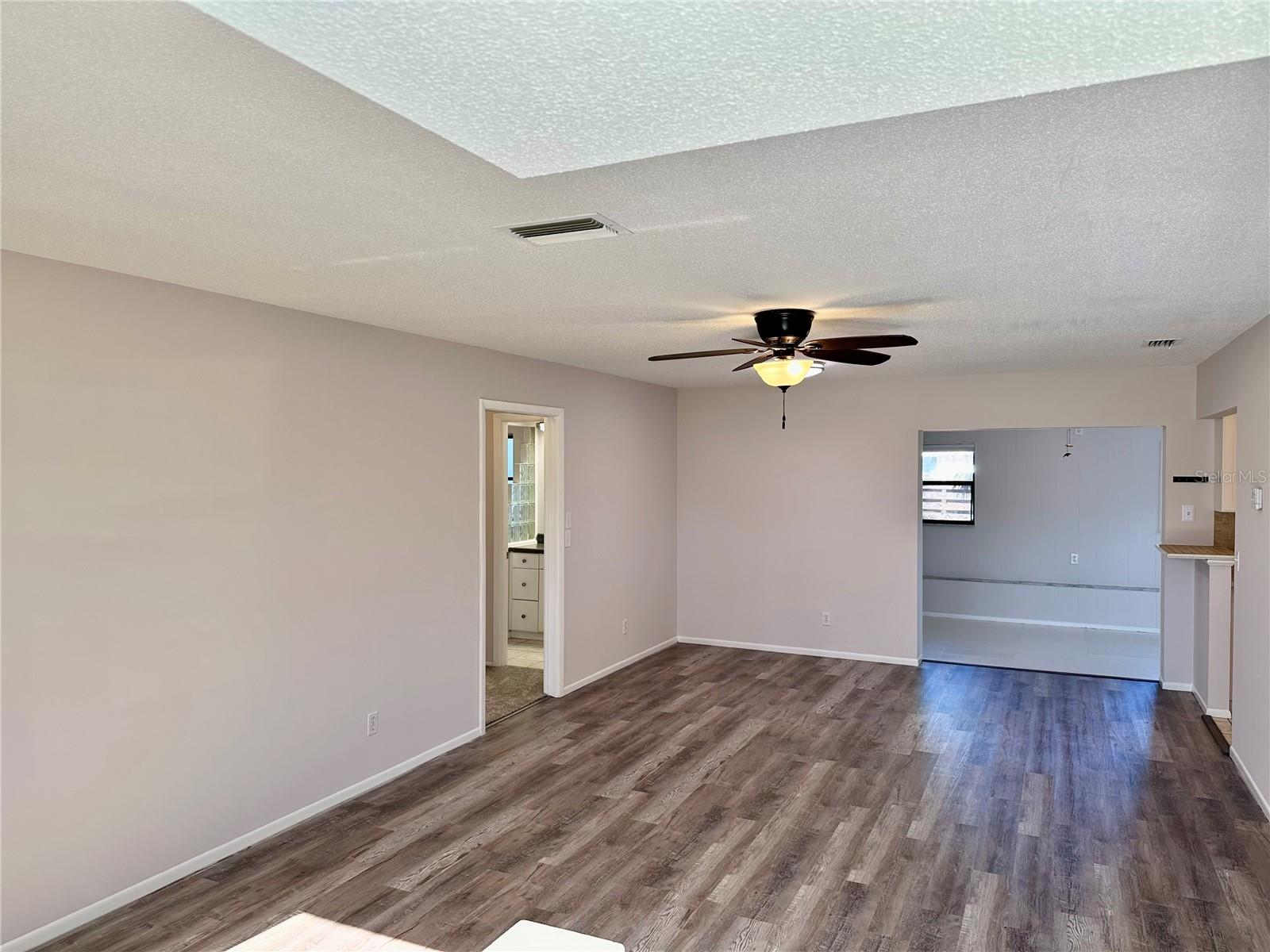 Listing Image #5