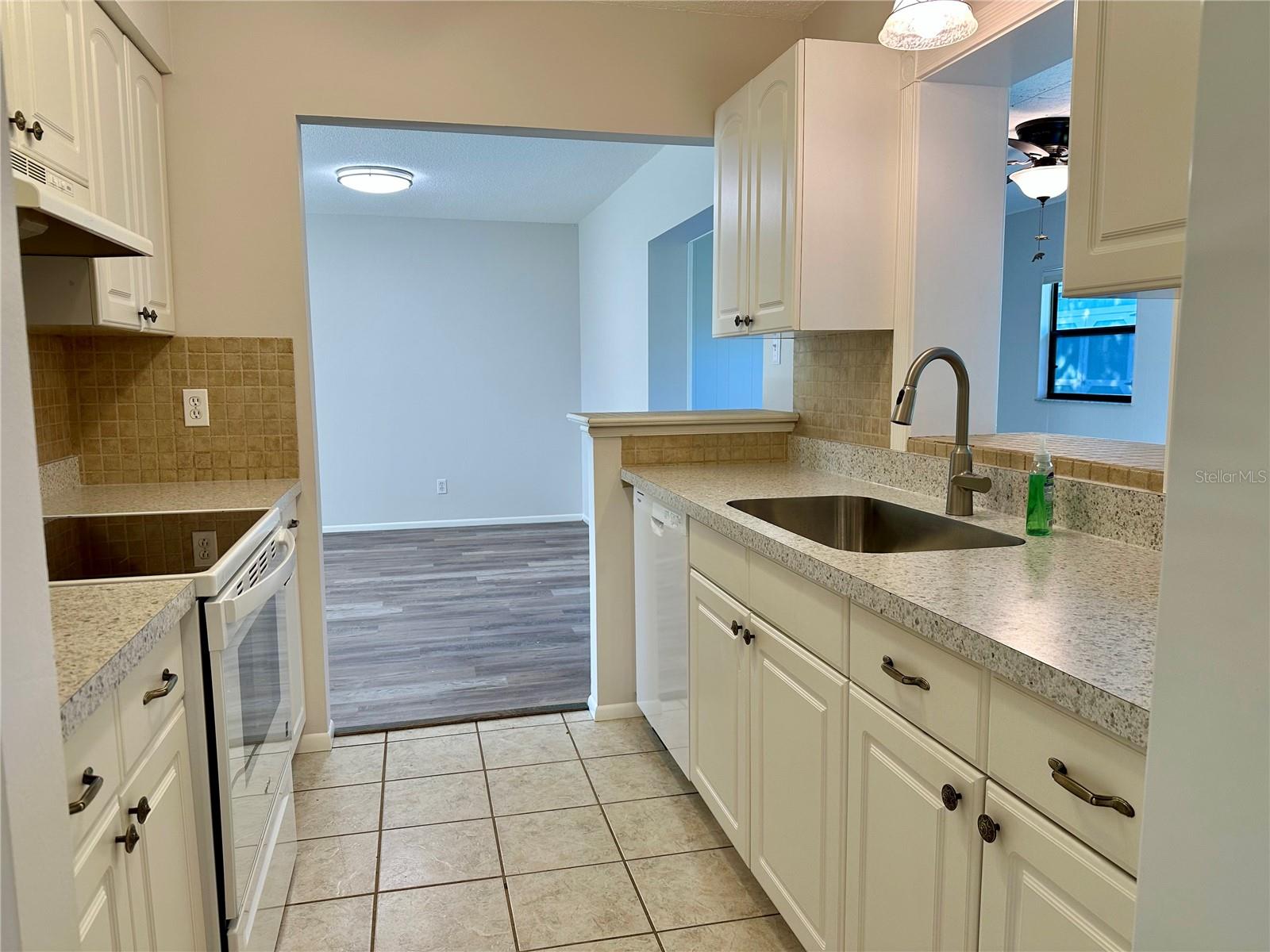 Listing Image #8
