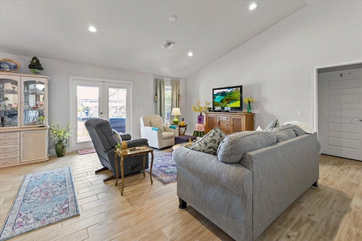 Listing Image #6