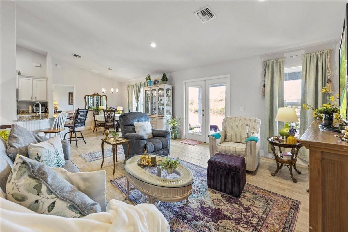 Listing Image #8