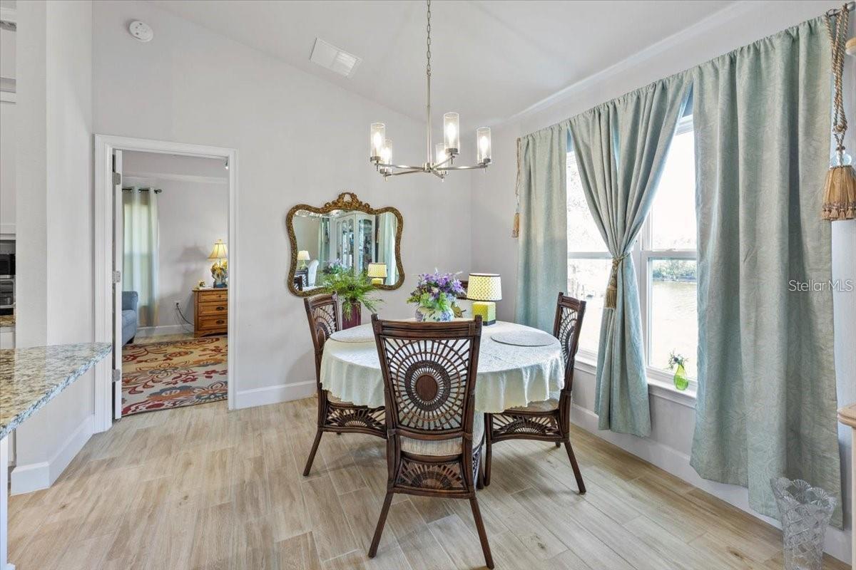 Listing Image #12