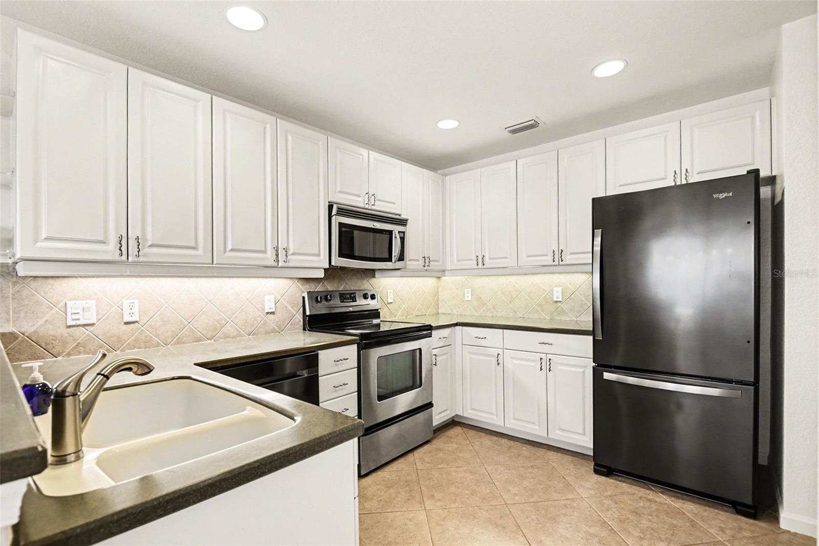 Listing Image #8