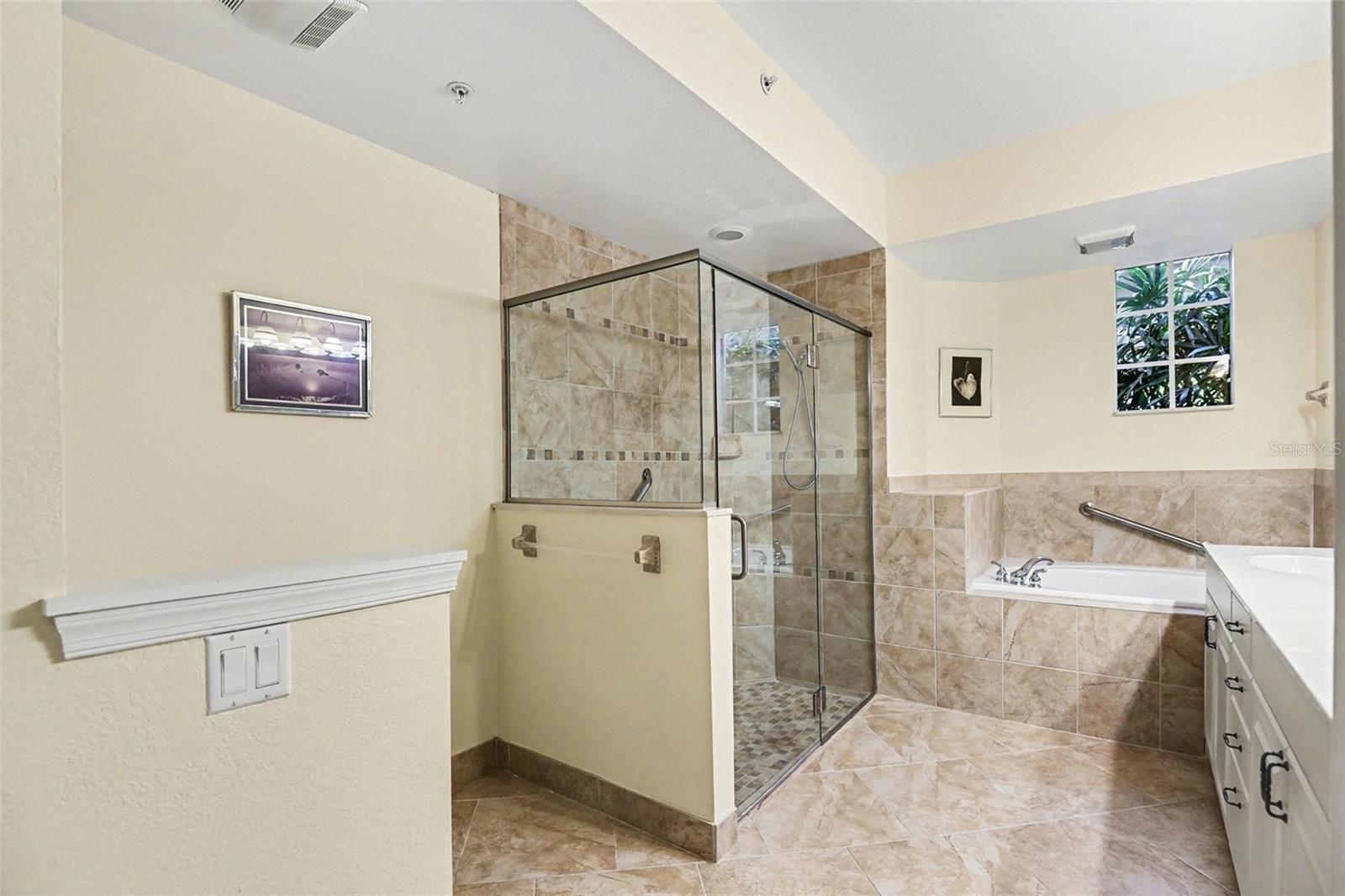 Listing Image #15