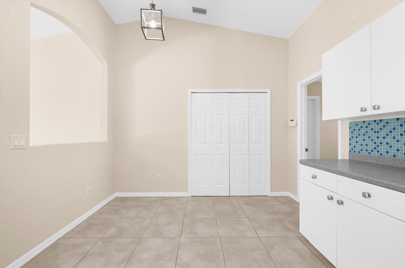 Listing Image #12