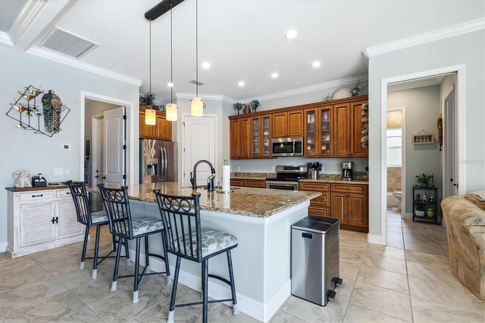 Listing Image #11