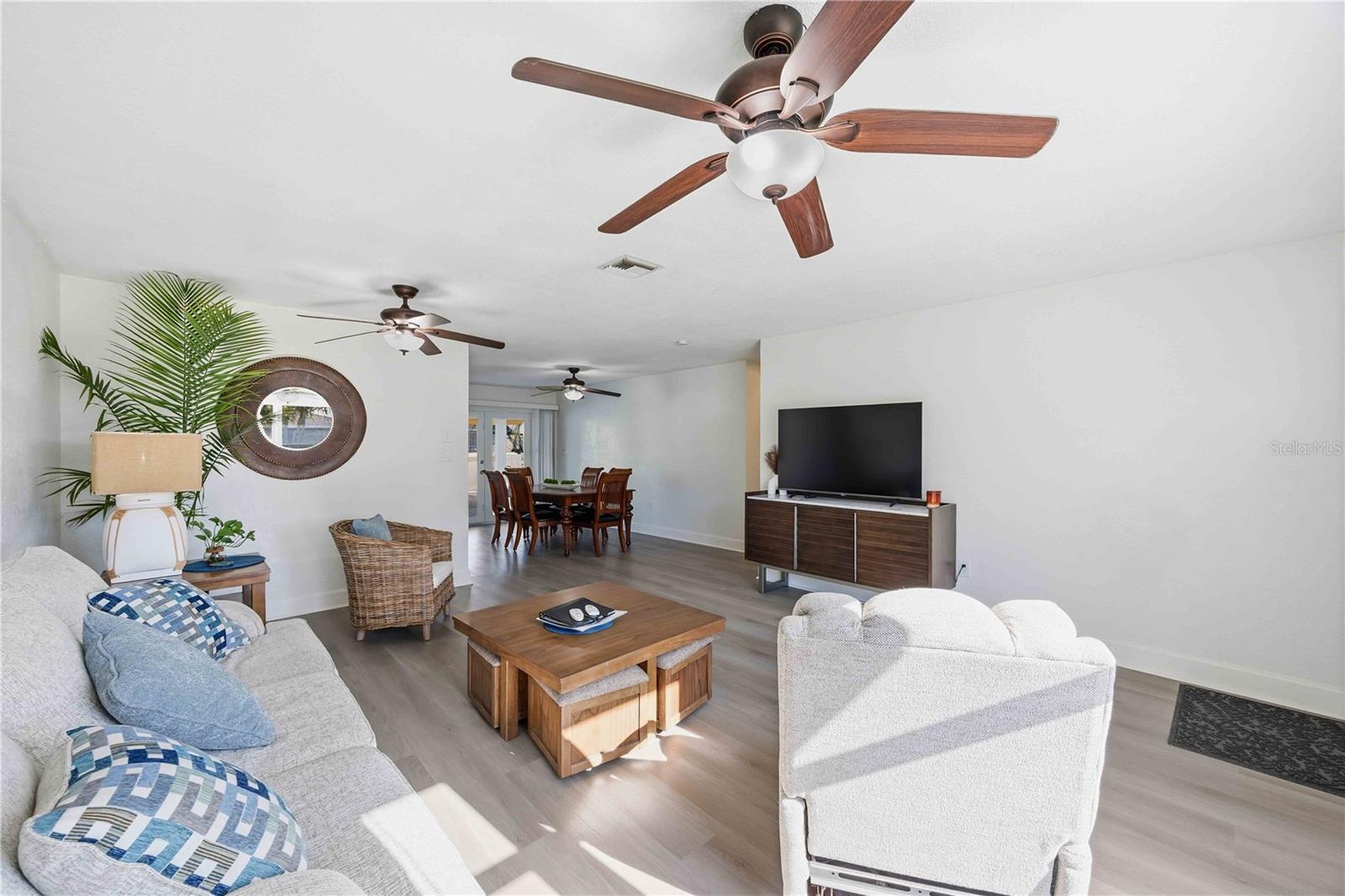 Listing Image #8