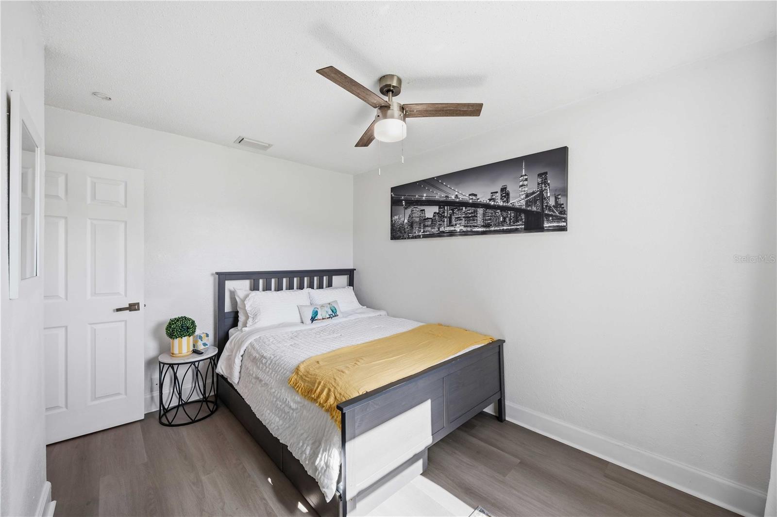 Listing Image #28