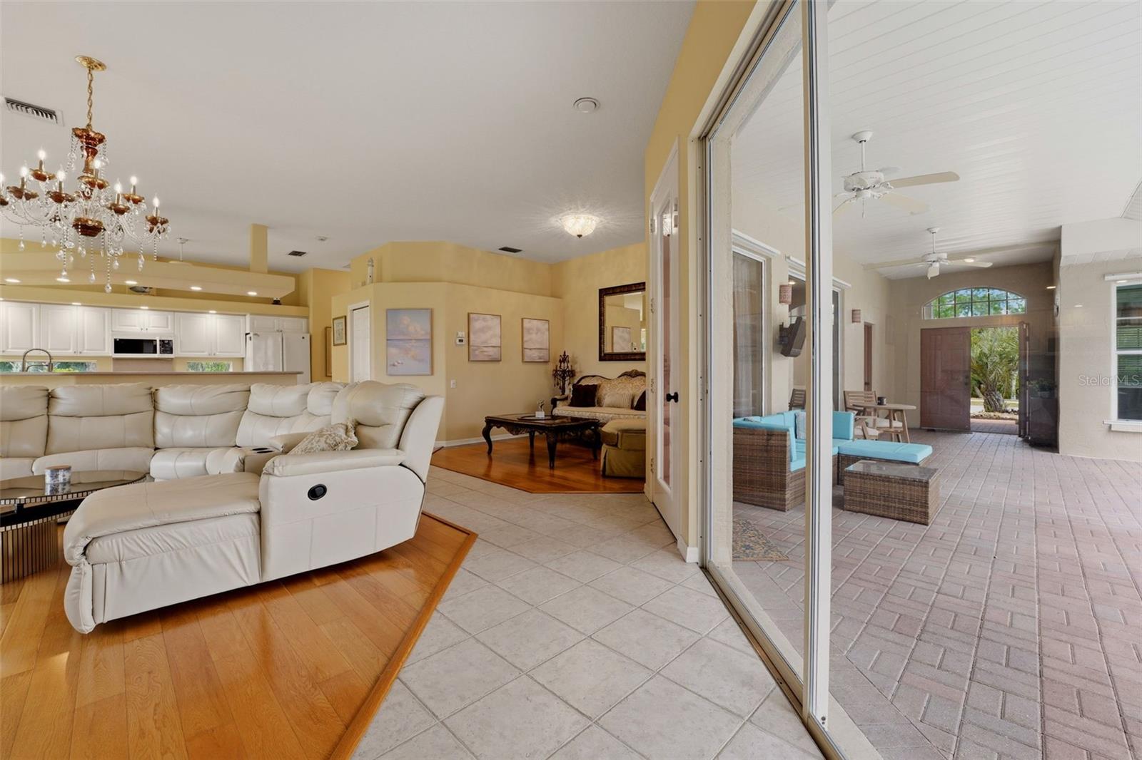 Listing Image #4