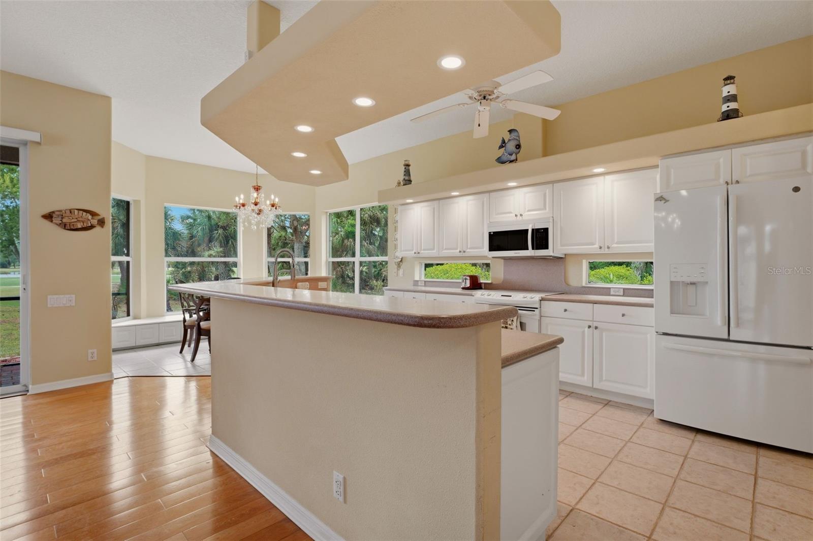 Listing Image #11