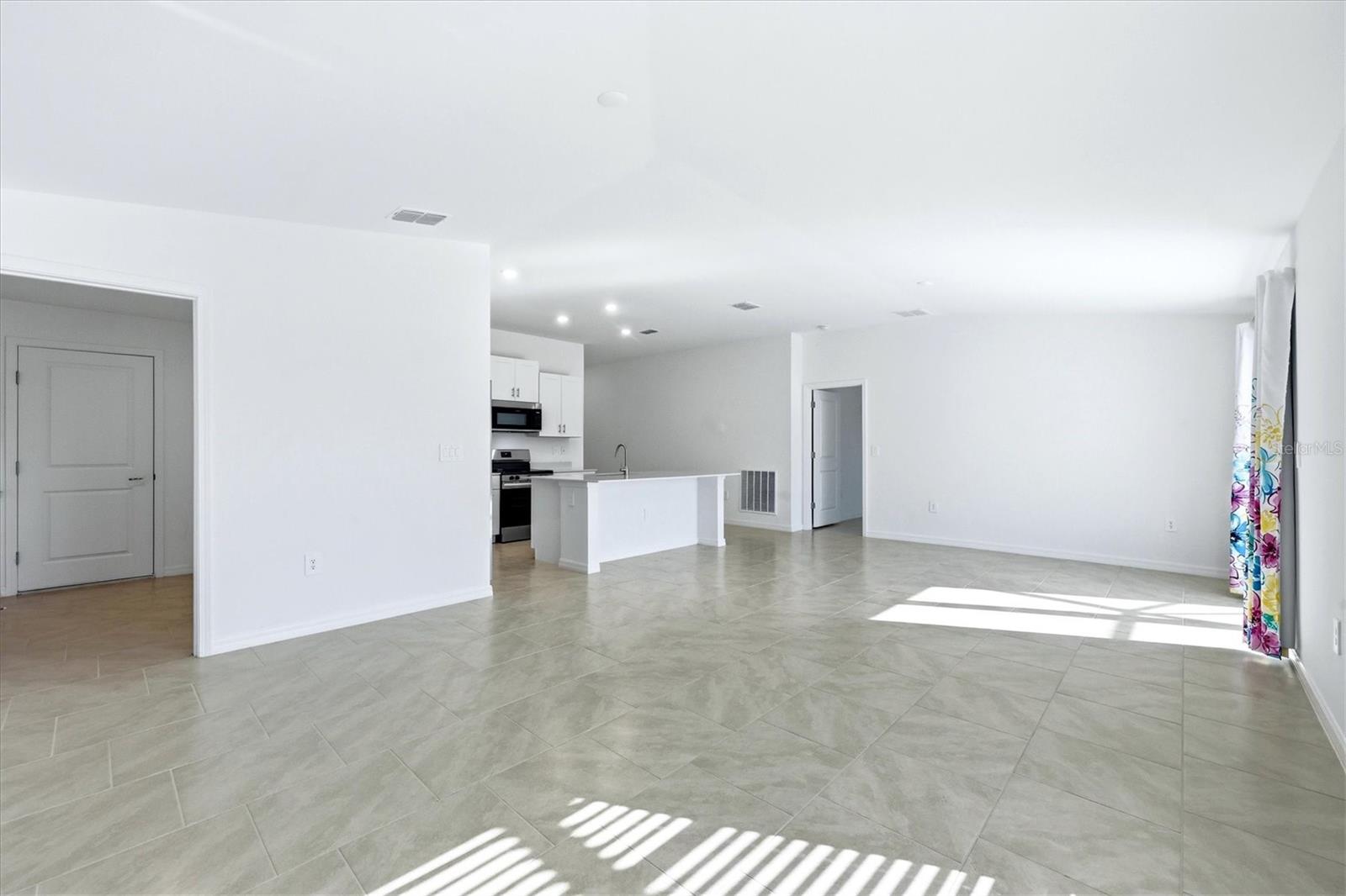 Listing Image #9