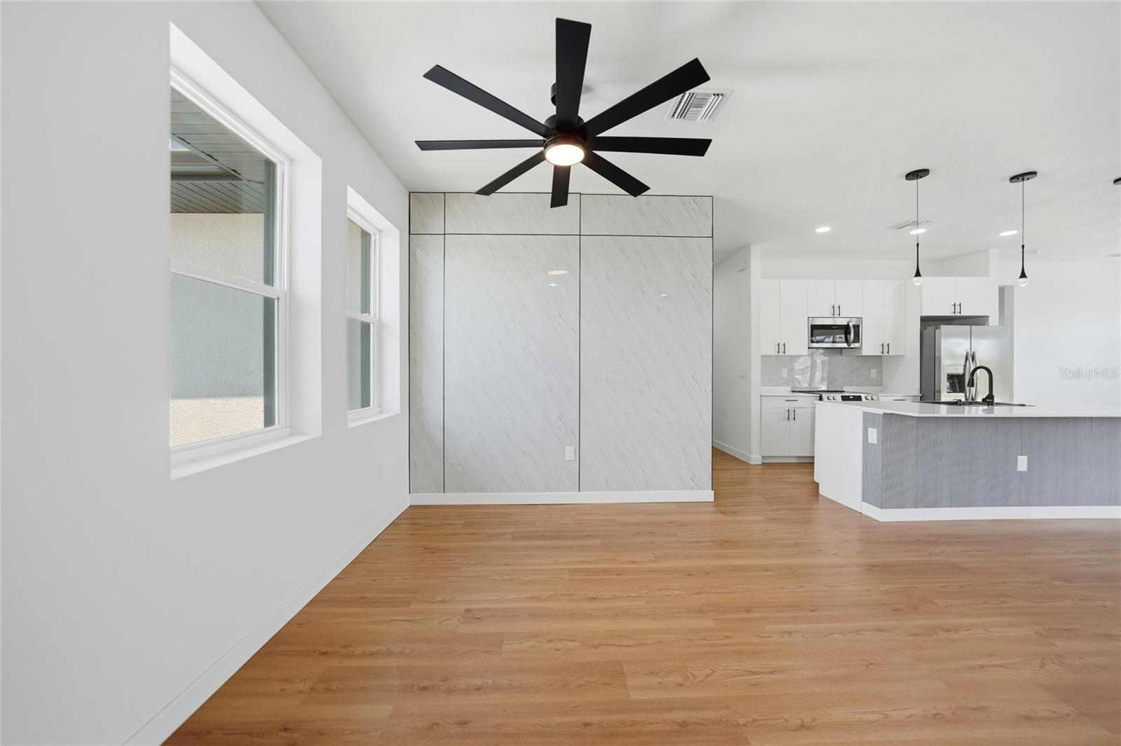 Listing Image #12