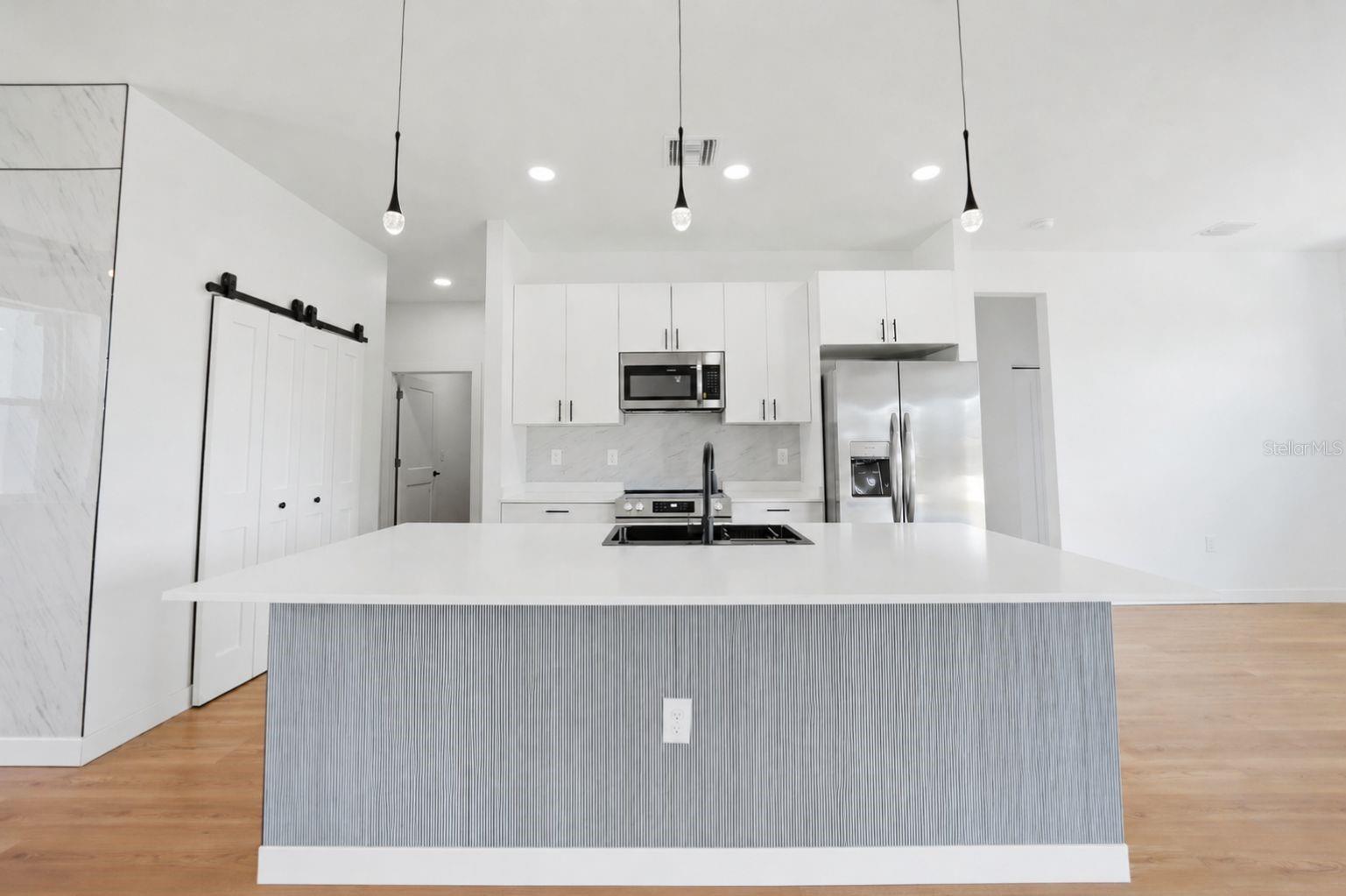 Listing Image #13