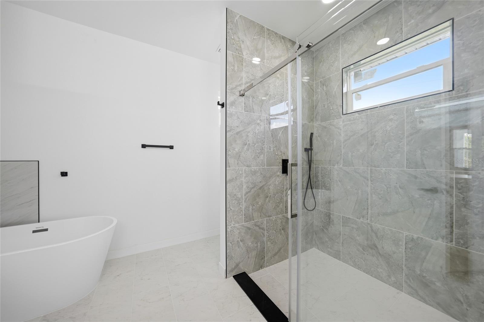 Listing Image #28