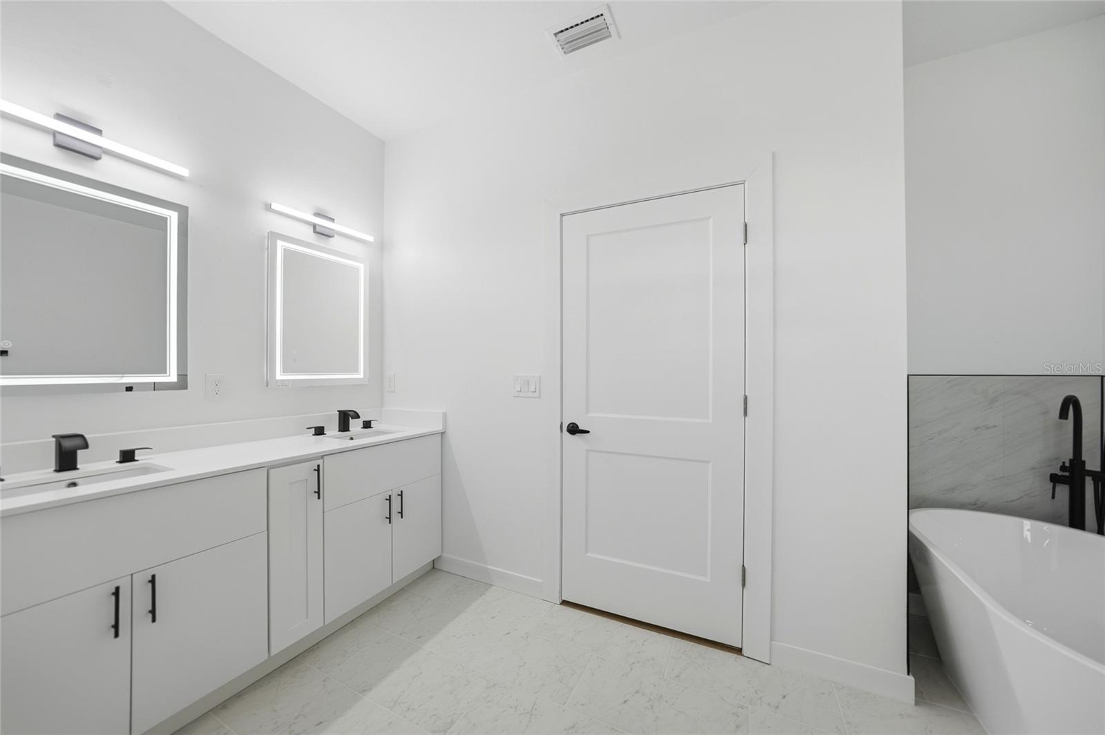 Listing Image #29