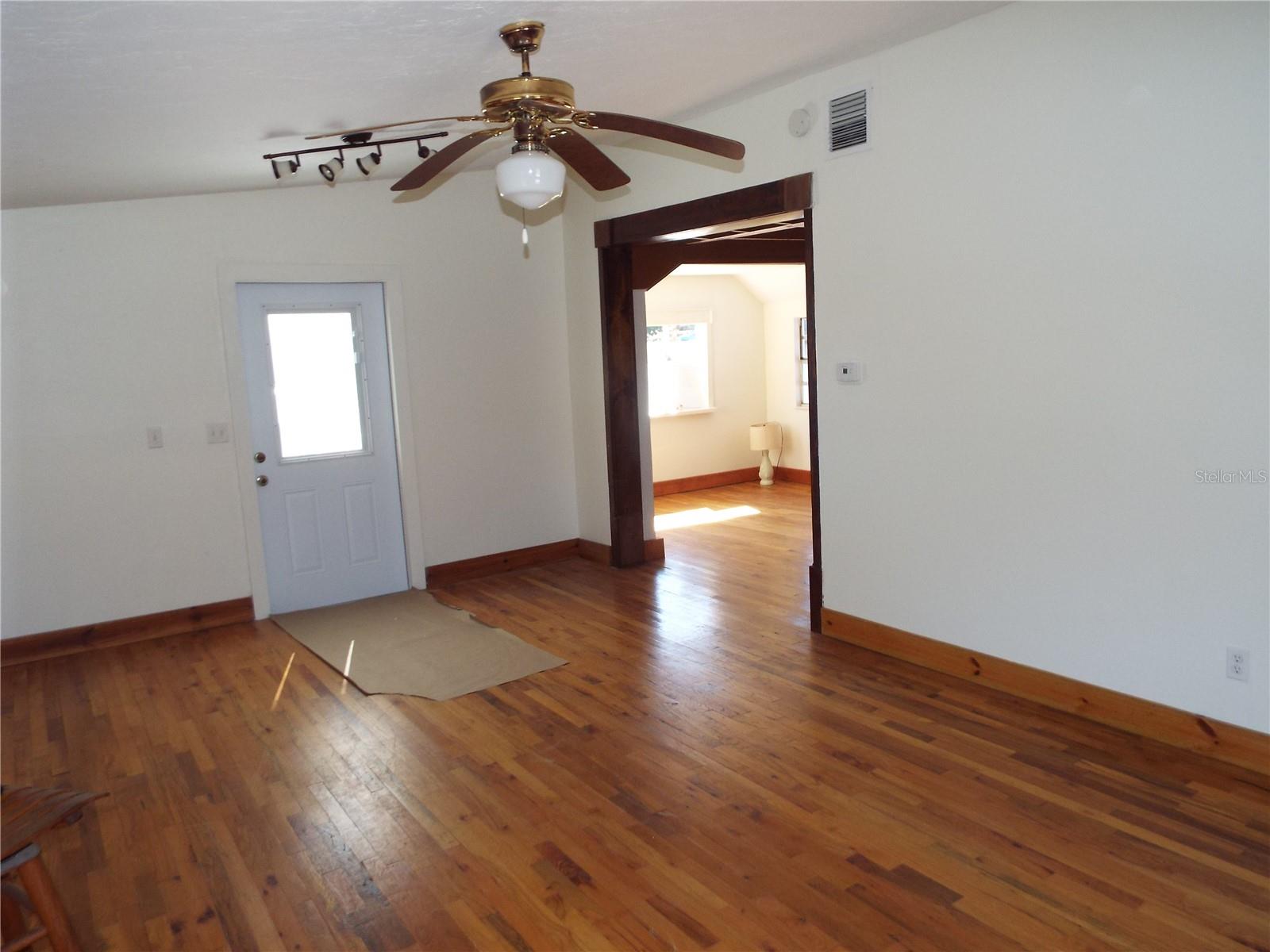 Listing Image #5