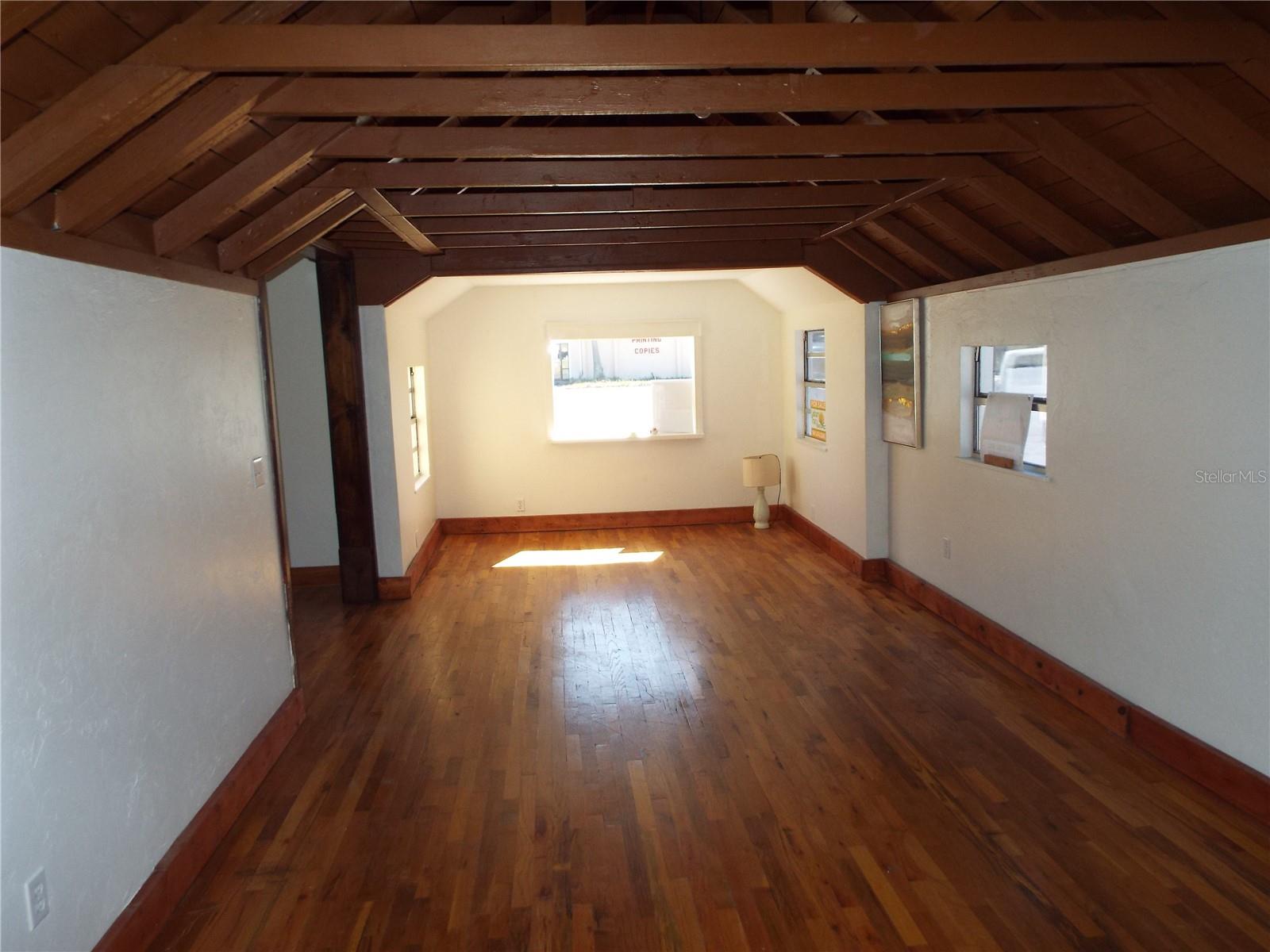 Listing Image #8