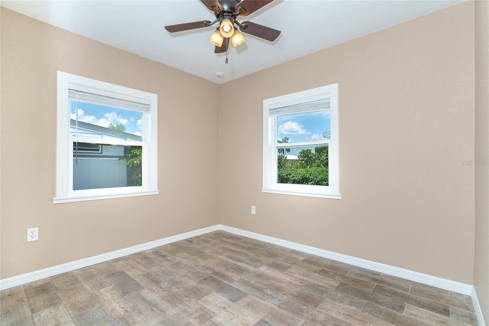 Listing Image #15