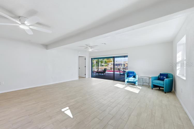 Listing Image #8