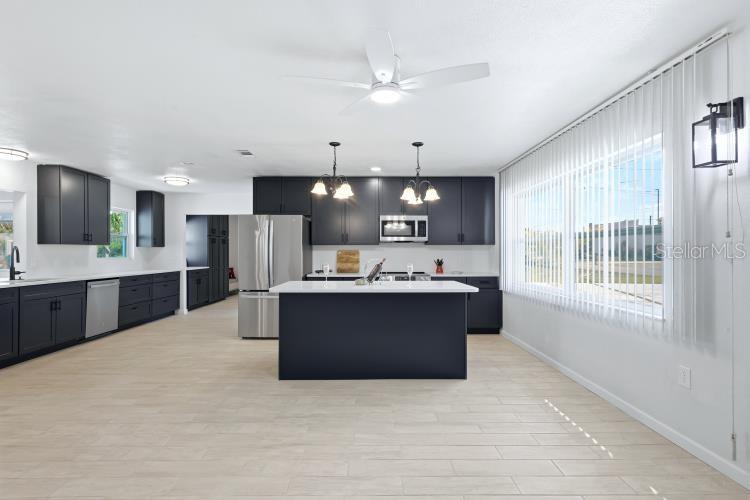 Listing Image #11