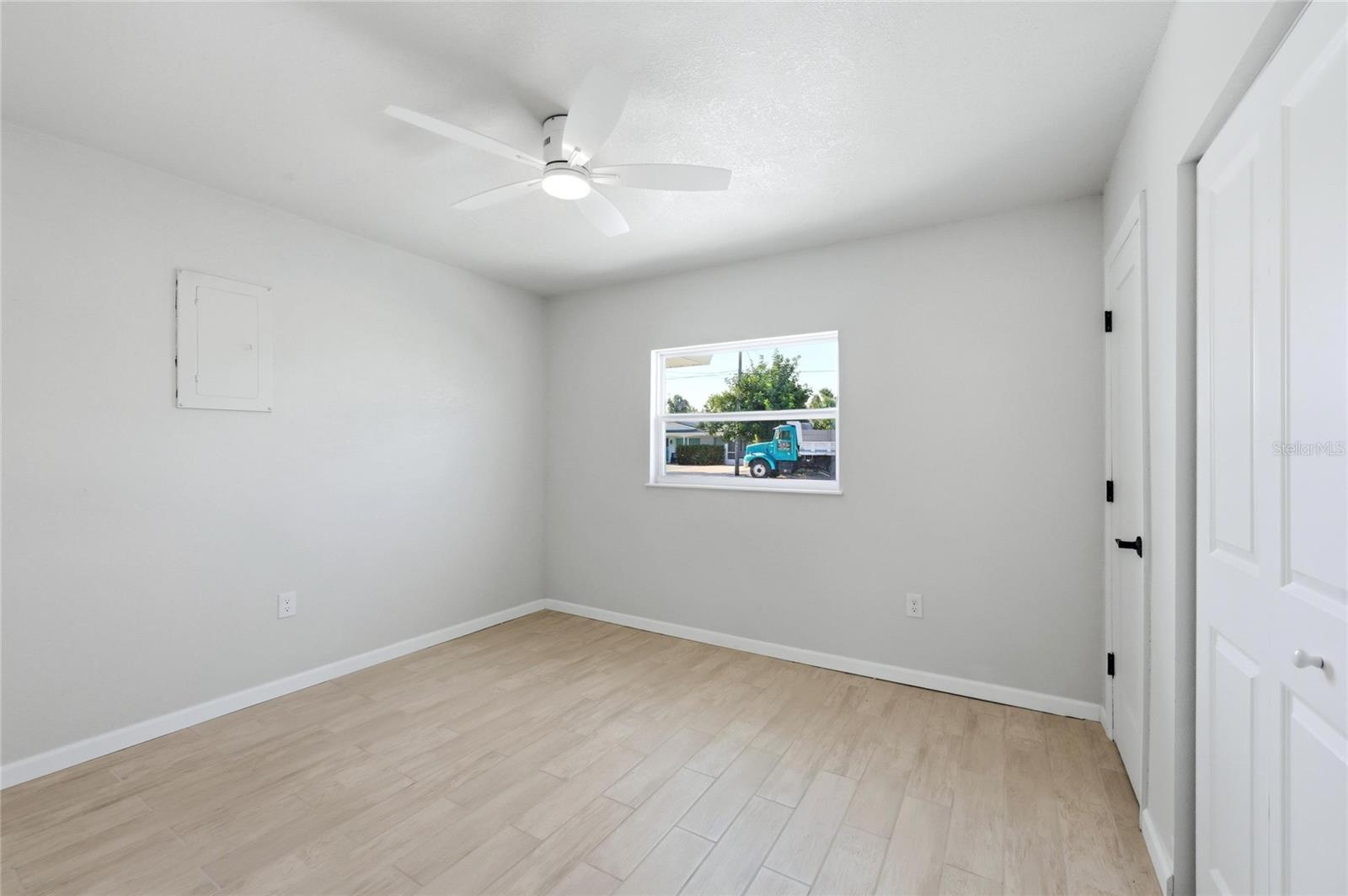 Listing Image #23