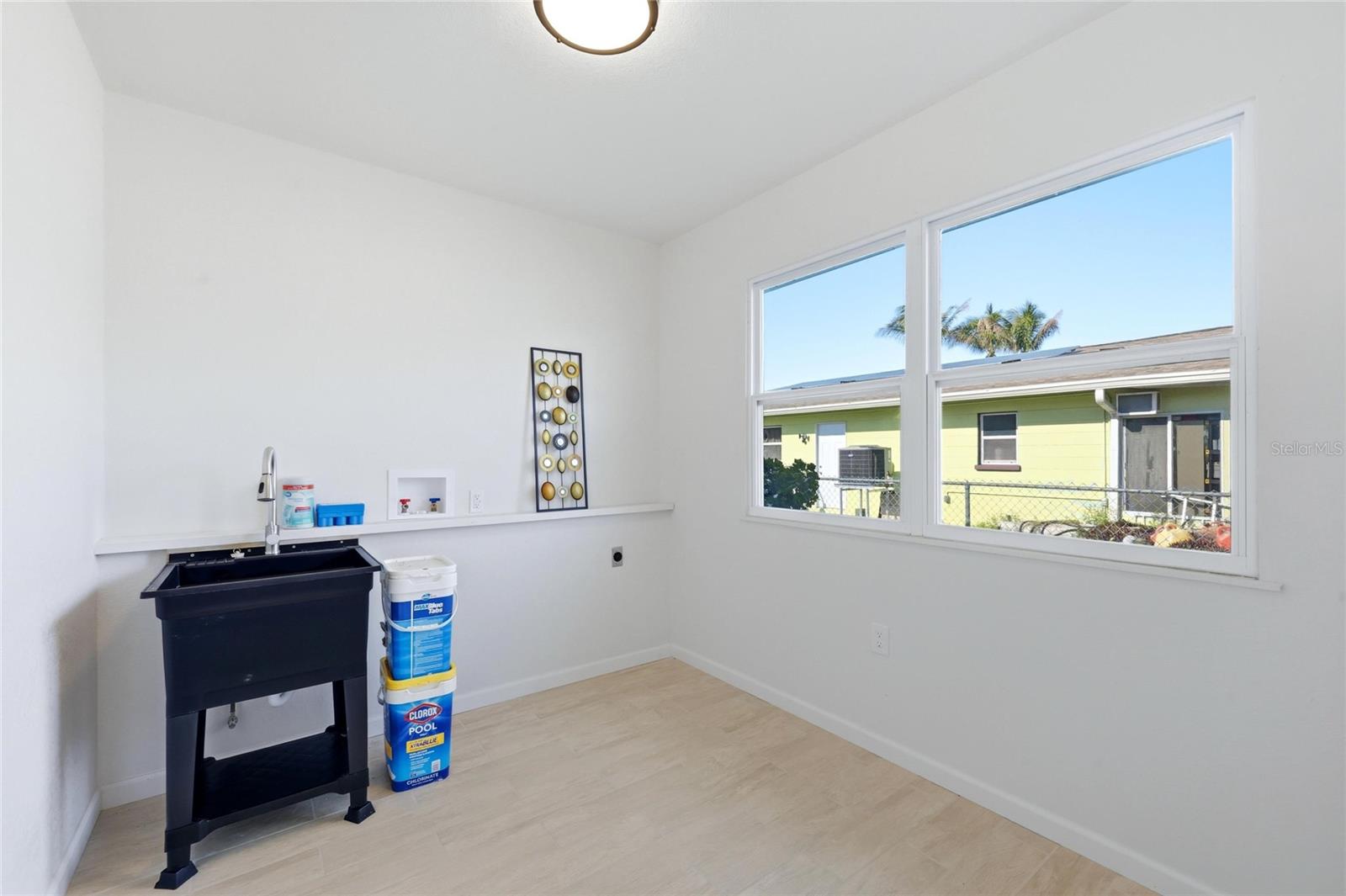 Listing Image #28