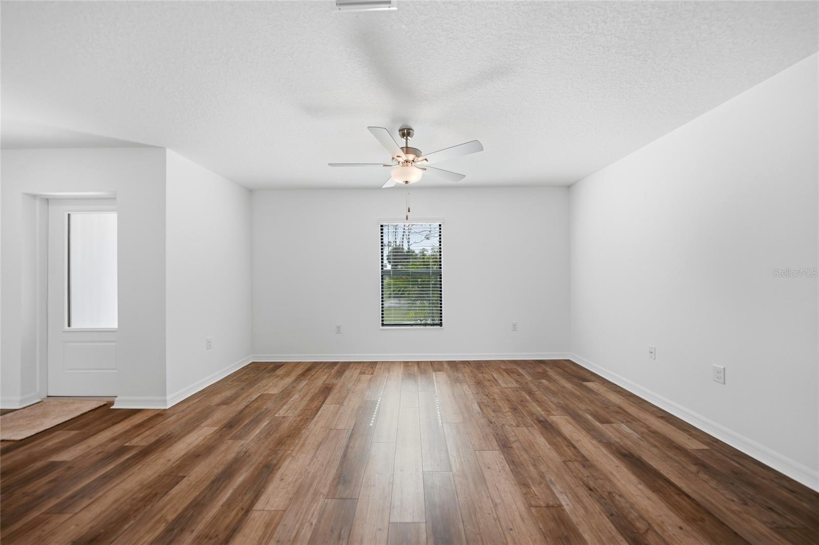 Listing Image #5